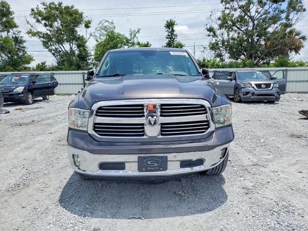 2014 RAM 1500 SLT