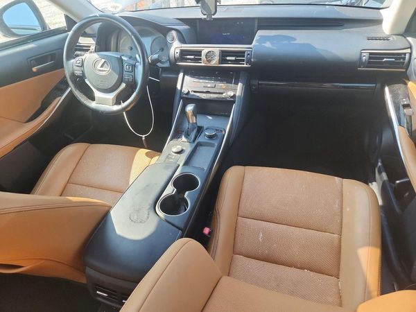 2017 LEXUS IS