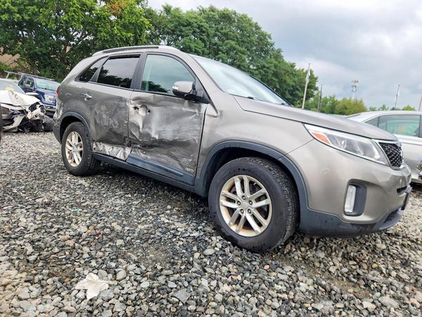 2014 KIA SORENTO Base/ LX
