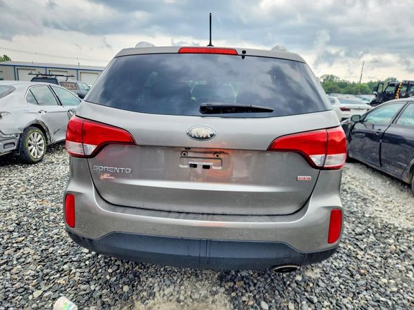 2014 KIA SORENTO Base/ LX