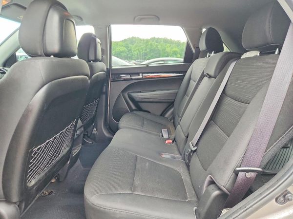 2014 KIA SORENTO Base/ LX