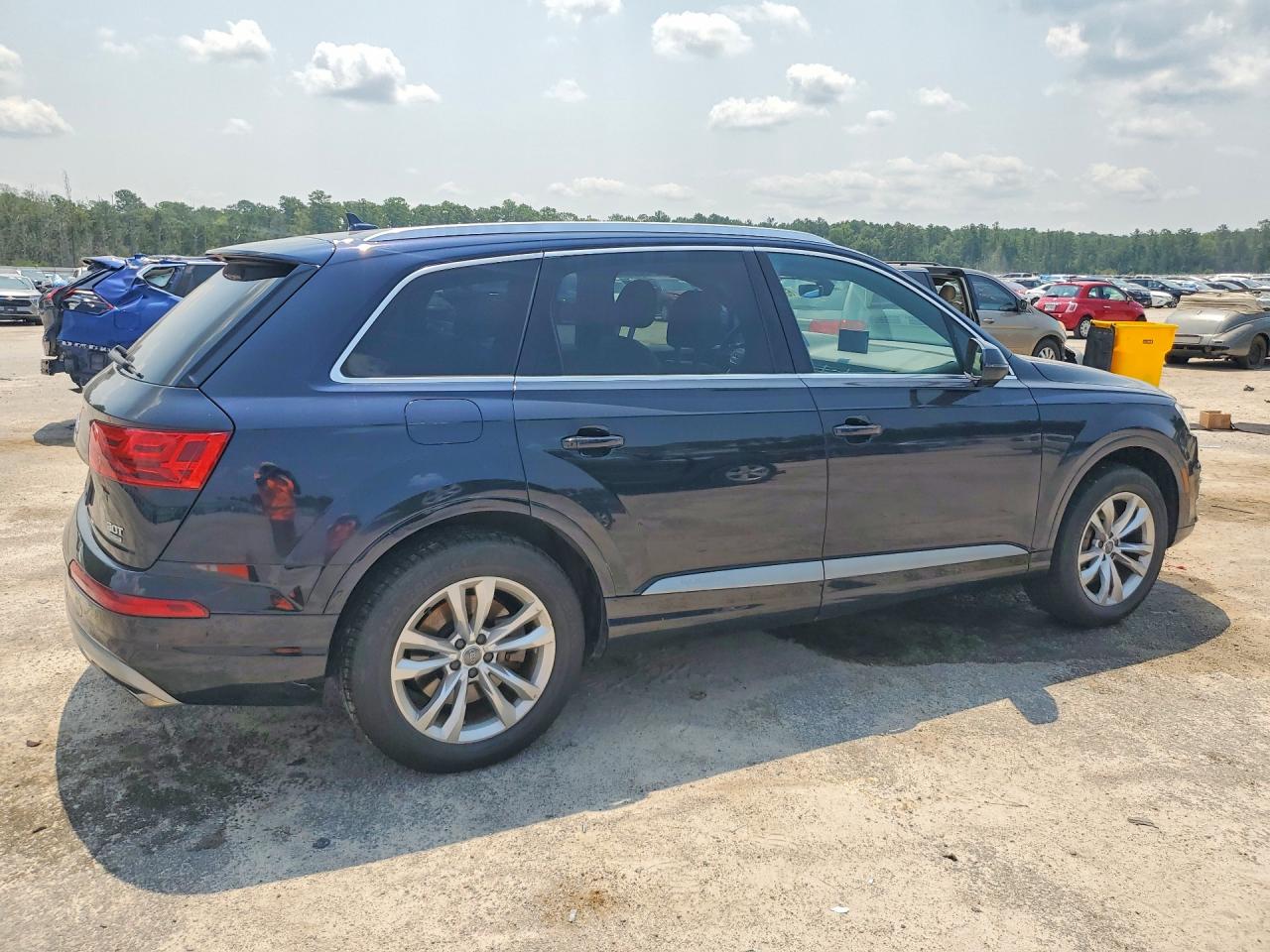 2017 AUDI Q7 quattro Premium Plus