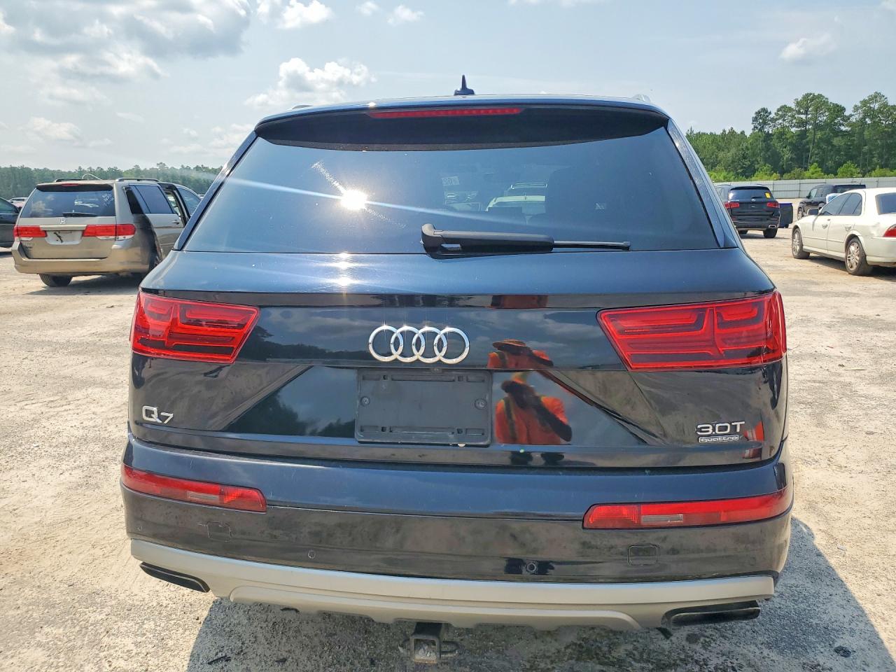 2017 AUDI Q7 quattro Premium Plus