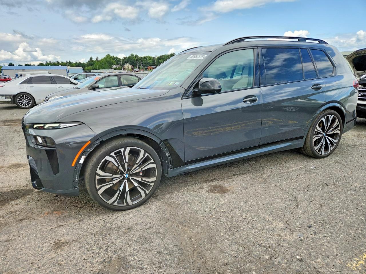 2024 BMW X7 M60i