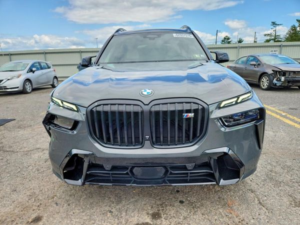 2024 BMW X7 M60i