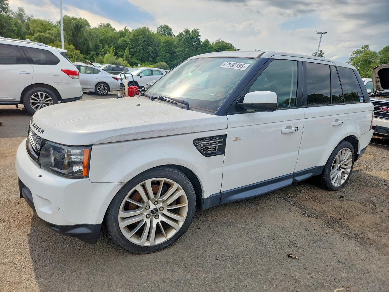 2013 LAND ROVER RANGEROVER HSE LUX — Front 3/4