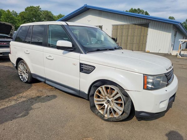 2013 LAND ROVER RANGEROVER HSE LUX — Passenger 3/4