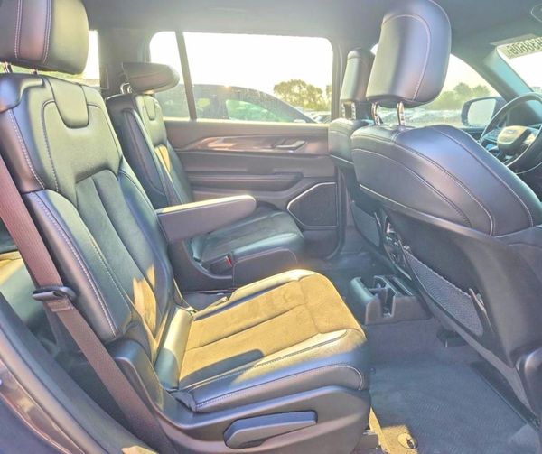 2022 JEEP GRAND CHEROKEE