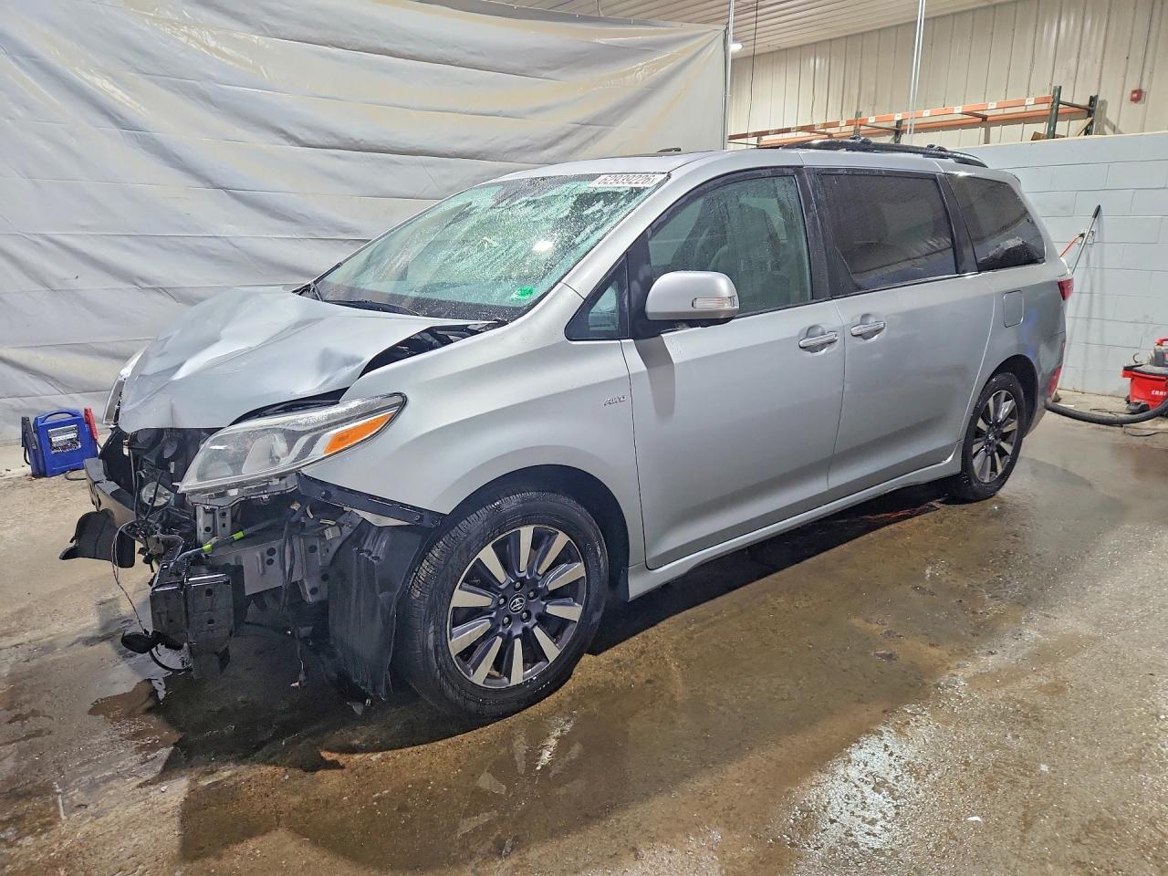 2020 TOYOTA SIENNA Q grade