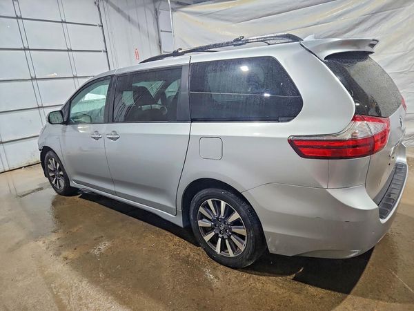 2020 TOYOTA SIENNA Q grade