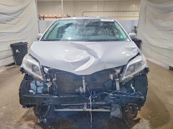 2020 TOYOTA SIENNA Q grade
