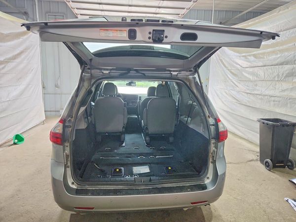 2020 TOYOTA SIENNA Q grade
