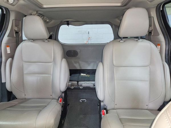 2020 TOYOTA SIENNA Q grade