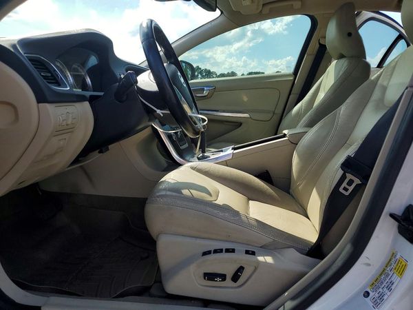 2012 VOLVO S60