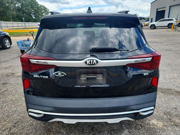 2021 KIA SELTOS EX