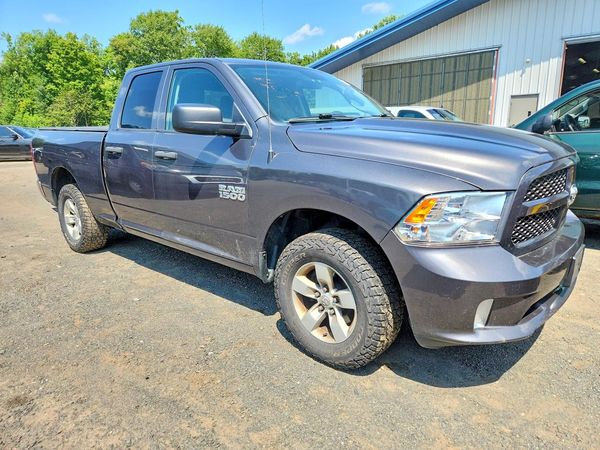 2018 RAM 1500 ST QUAD CAB 4X4