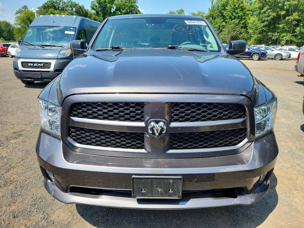 2018 RAM 1500 ST QUAD CAB 4X4