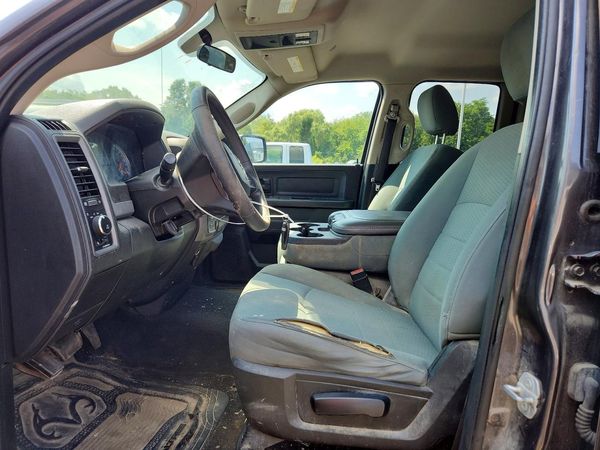 2018 RAM 1500 ST QUAD CAB 4X4