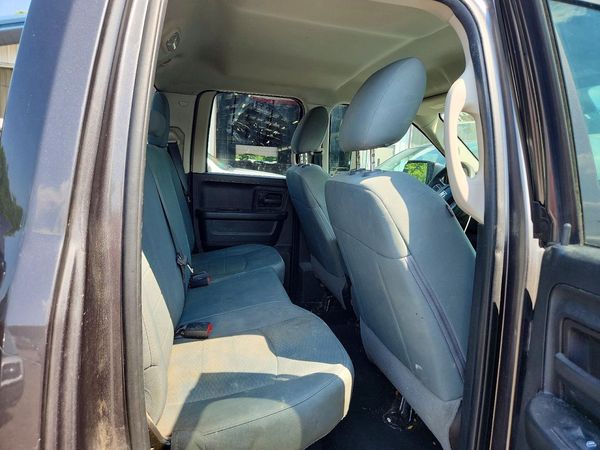 2018 RAM 1500 ST QUAD CAB 4X4