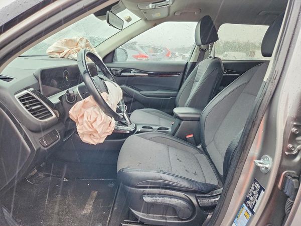 2024 KIA SELTOS S, X-Line