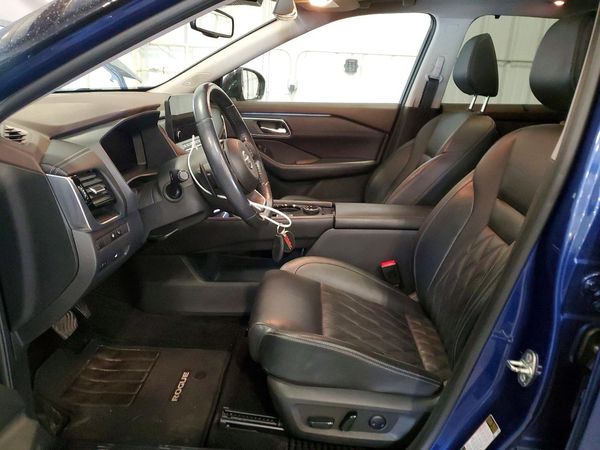 2021 NISSAN ROGUE PLATINUM — DENT