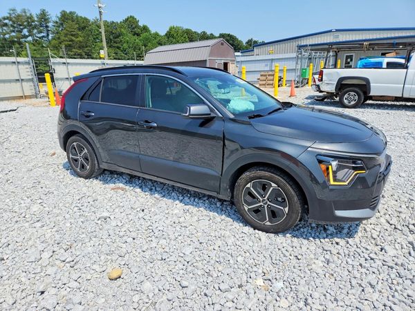 2023 KIA NIRO EX
