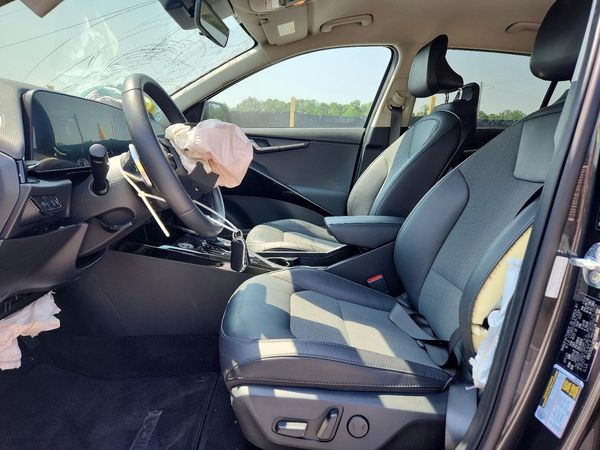 2023 KIA NIRO EX