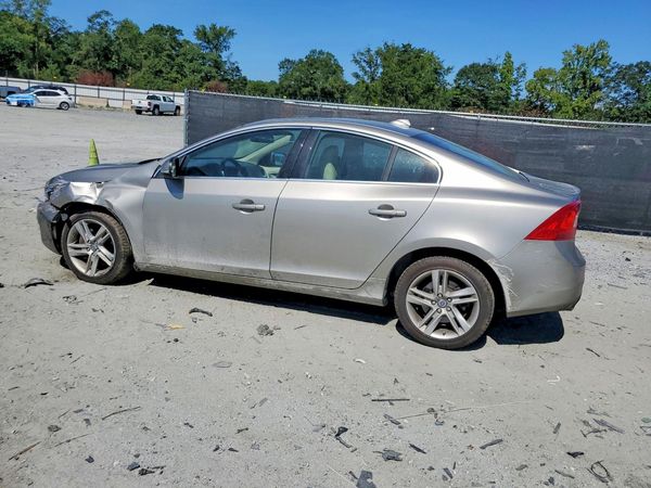 2014 VOLVO S60