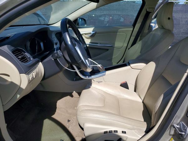 2014 VOLVO S60
