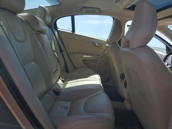2014 VOLVO S60