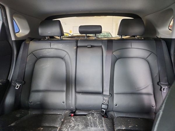 2022 HYUNDAI KONA SEL Convenience Pkg