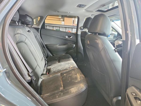 2022 HYUNDAI KONA SEL Convenience Pkg