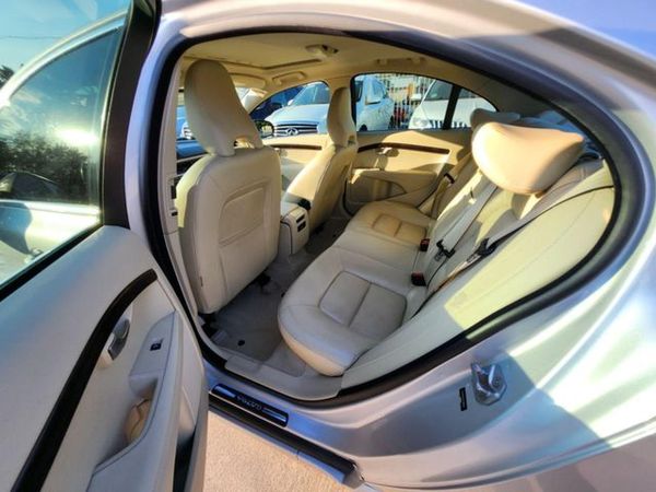 2015 VOLVO S80