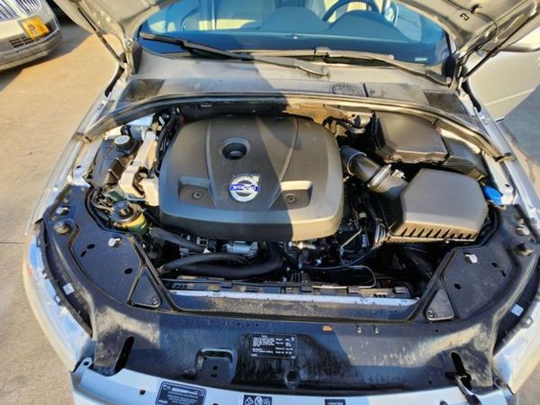 2015 VOLVO S80