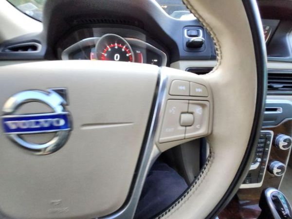 2015 VOLVO S80