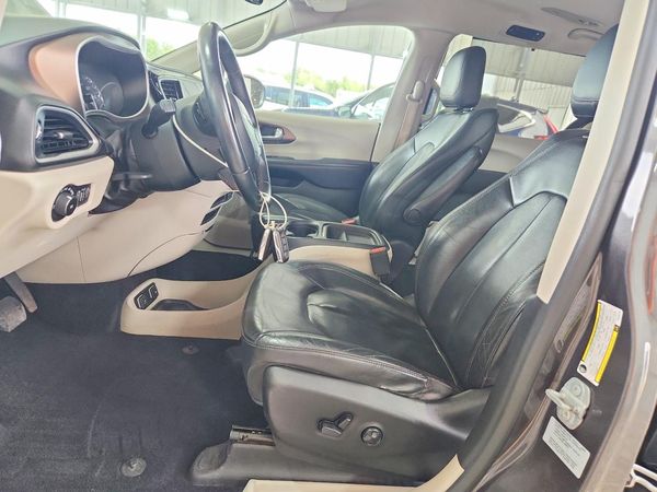 2017 CHRYSLER PACIFICA Touring L