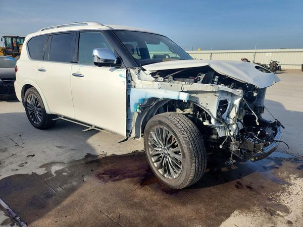2023 INFINITI QX80 Premium