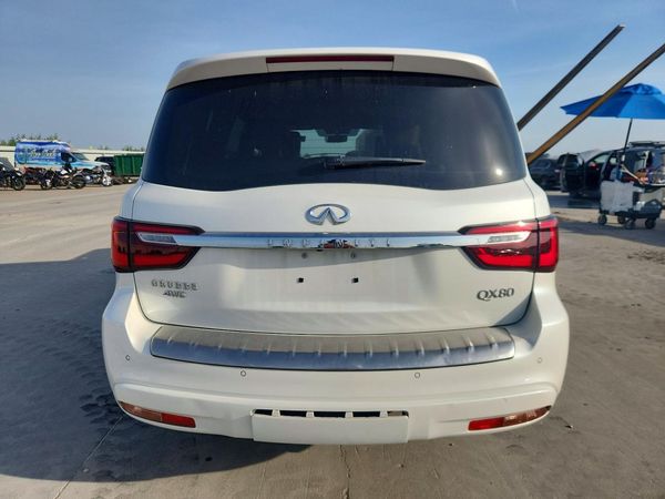 2023 INFINITI QX80 Premium