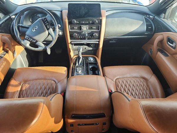 2023 INFINITI QX80 Premium