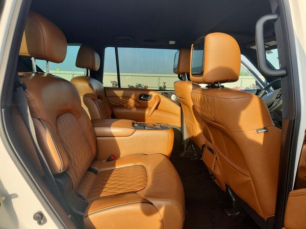 2023 INFINITI QX80 Premium