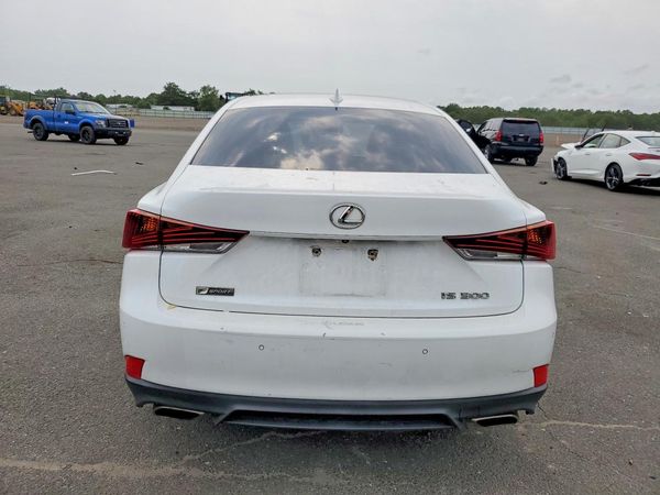 2018 LEXUS IS 300