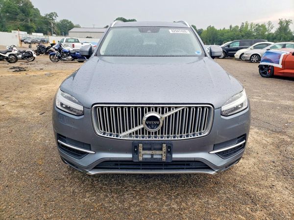2017 VOLVO XC90