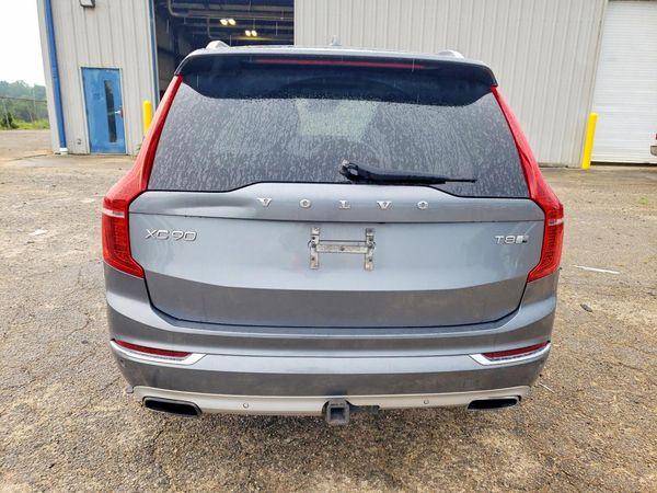 2017 VOLVO XC90
