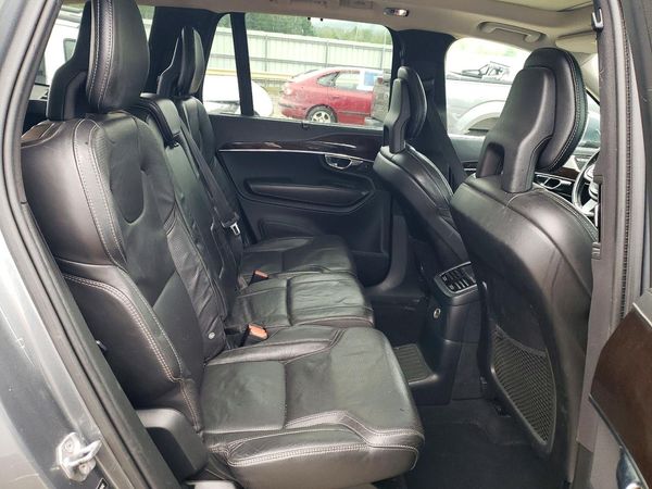 2017 VOLVO XC90