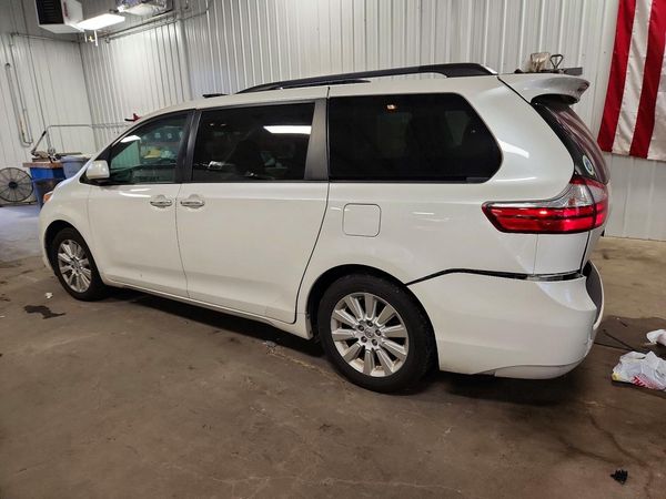 2015 TOYOTA SIENNA