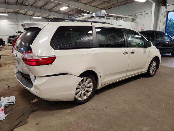 2015 TOYOTA SIENNA