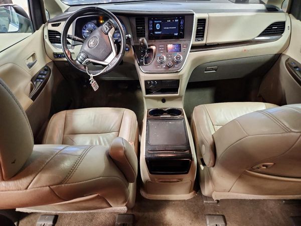 2015 TOYOTA SIENNA