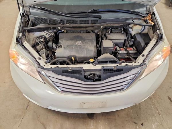 2015 TOYOTA SIENNA