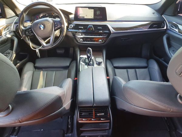 2018 BMW 530E