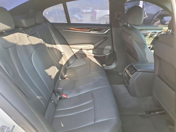 2018 BMW 530E
